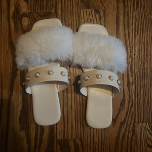 Pastel pink fur sandals